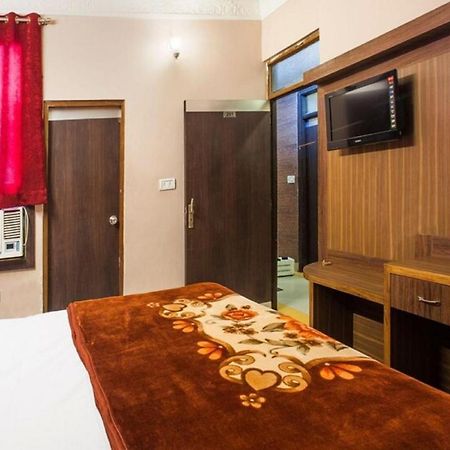 Hotel Novelty 贾姆穆 外观 照片