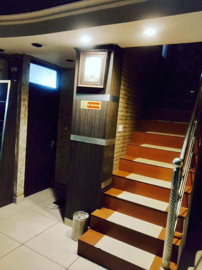 Hotel Novelty 贾姆穆 外观 照片