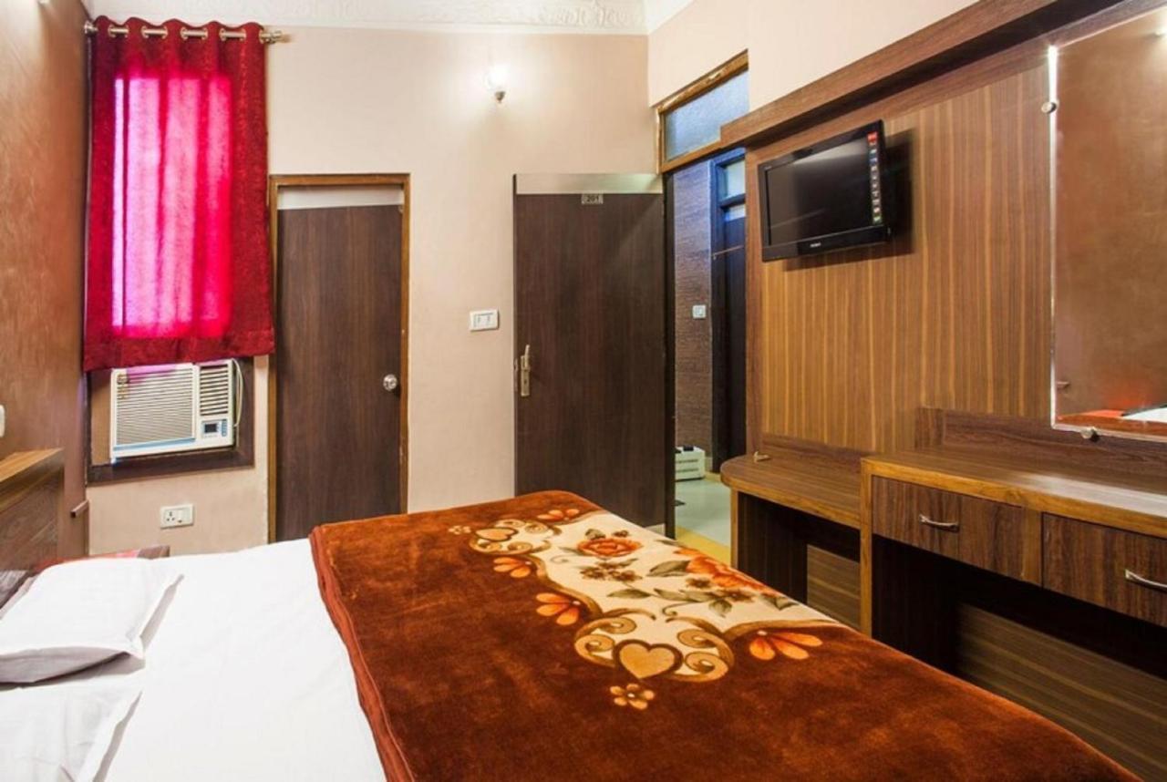 Hotel Novelty 贾姆穆 外观 照片