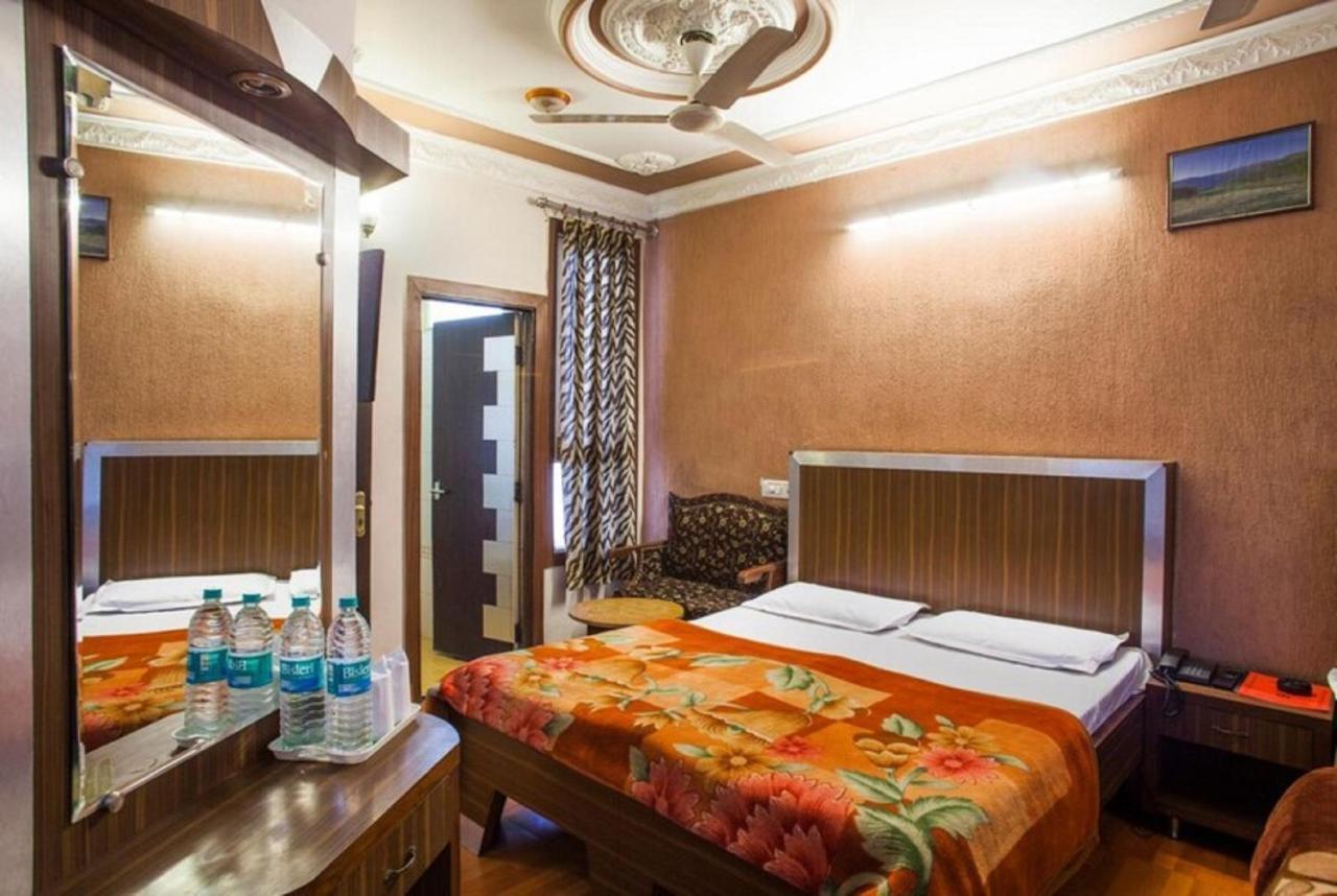 Hotel Novelty 贾姆穆 外观 照片